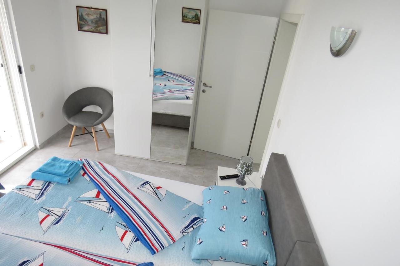 Apartments Caleta Baska Voda Exterior photo