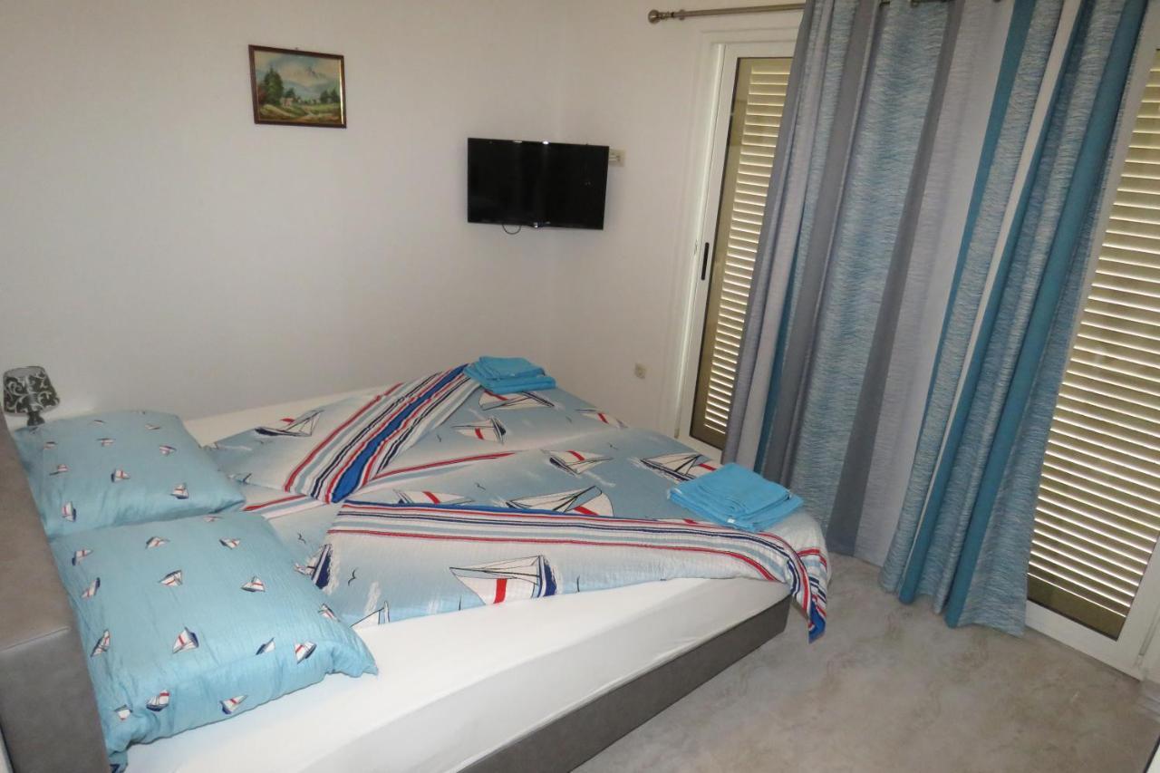 Apartments Caleta Baska Voda Exterior photo